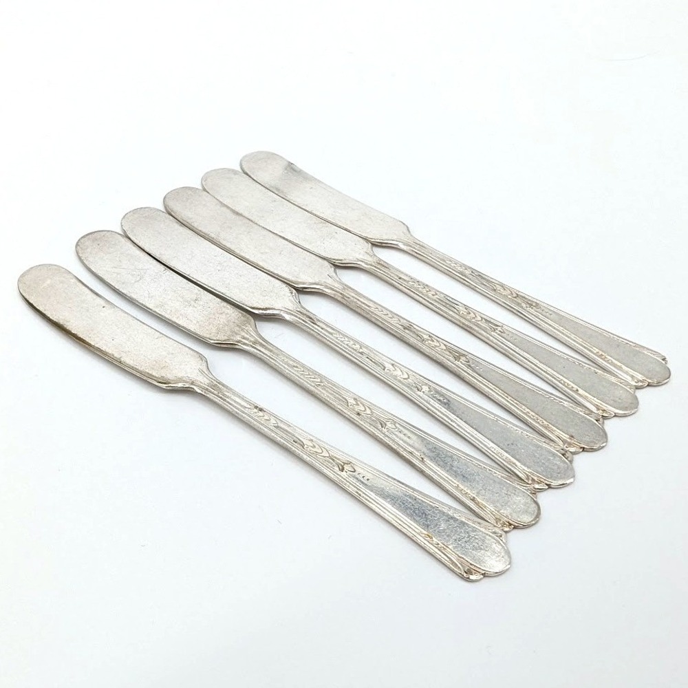 Valencia Silver Plate Butter Spreaders Set of 6 Vintage‎ Scrolled Pattern 5.25in